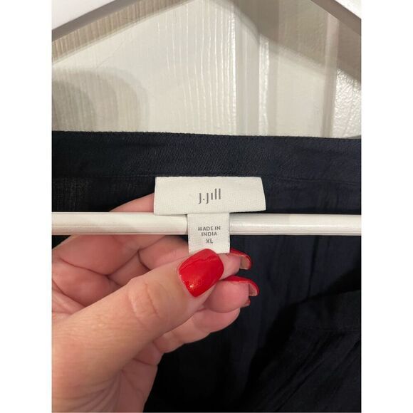 J. Jill Navy Embroidered Pin Tuck Covered Button Blouse sz XL EUC - Picture 8 of 10